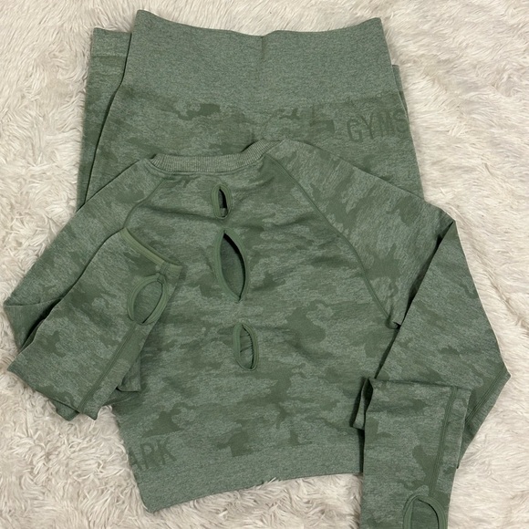Gymshark Green Camo Seamless Crop Long Sleeve Legging Set - Picture 3 of 3